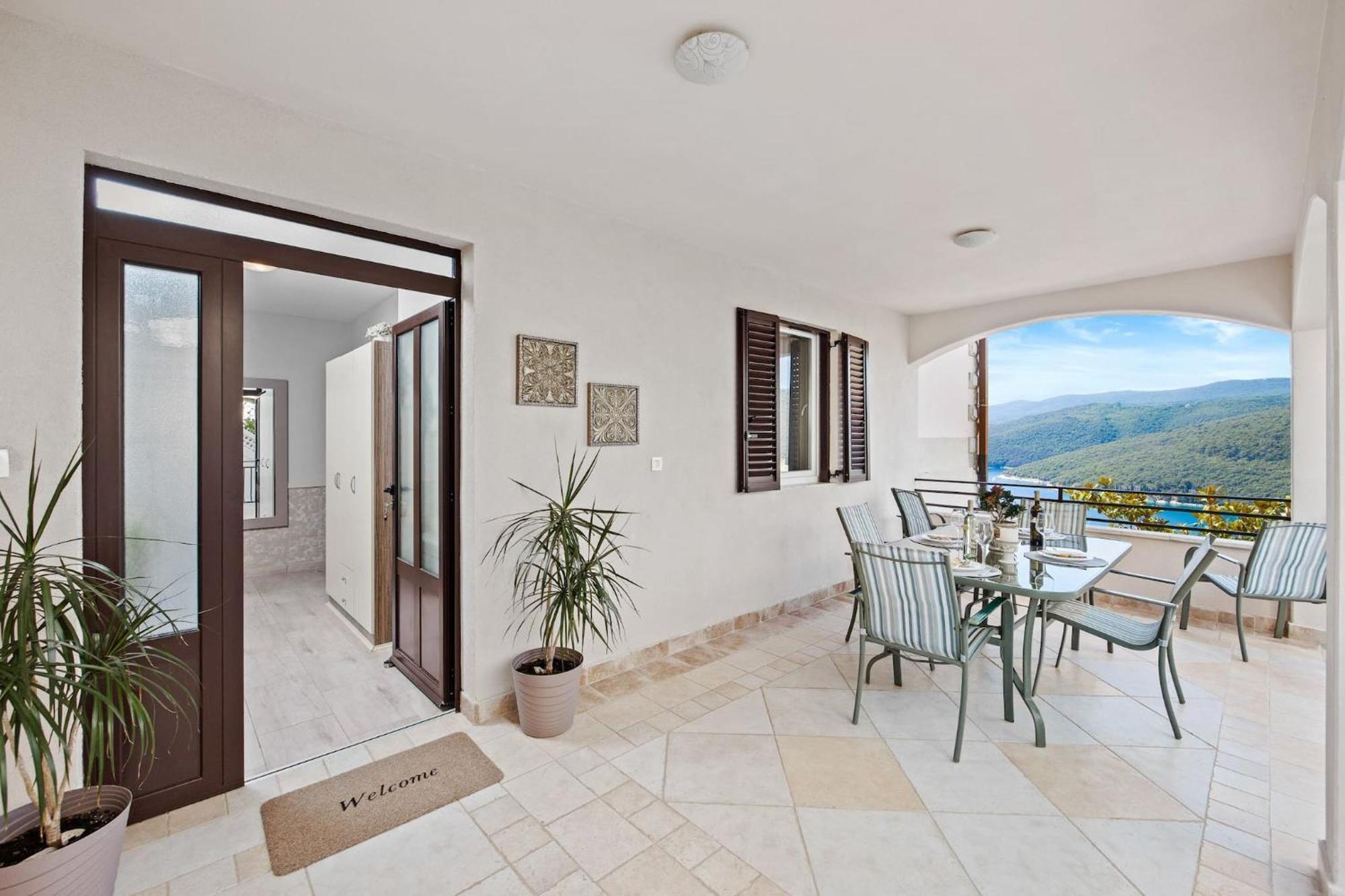 Apartments Lady M Rabac Εξωτερικό φωτογραφία