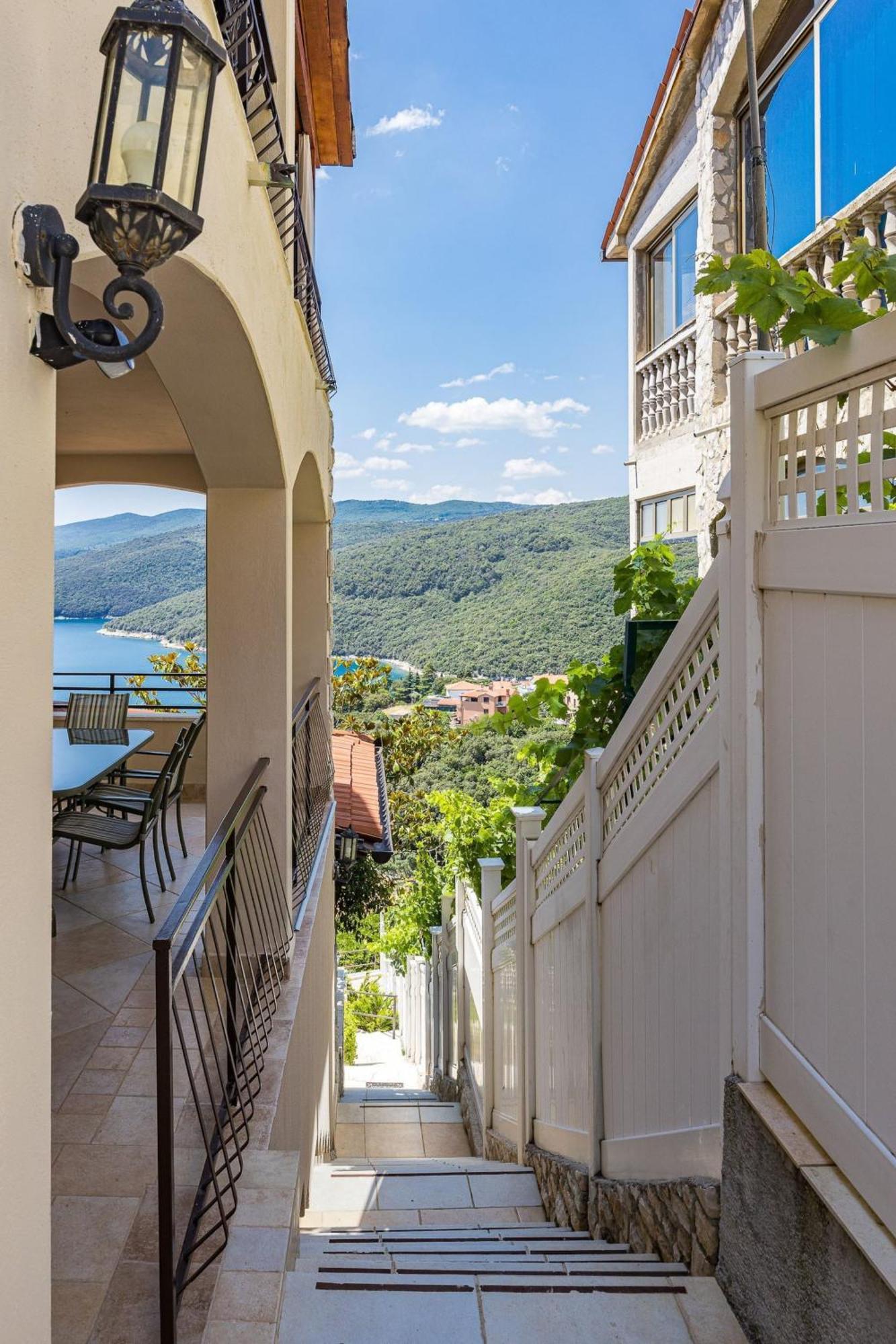 Apartments Lady M Rabac Εξωτερικό φωτογραφία